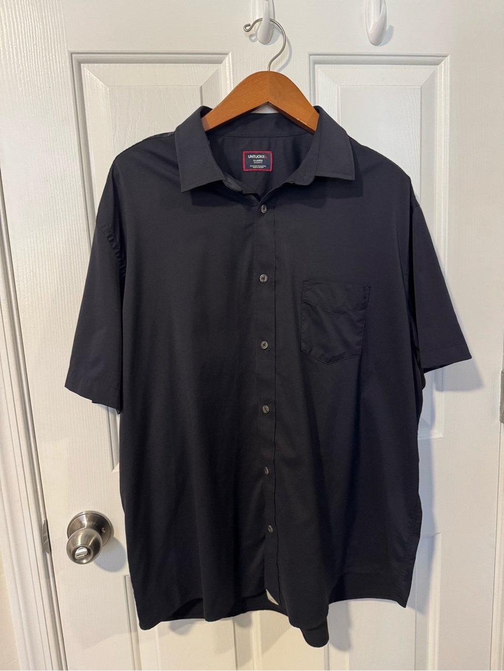 UNTUCKit Black Short-Sleeve Casual Button-Down Shirt
